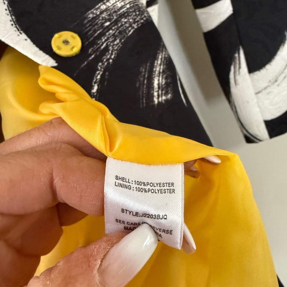 Luii NWT Black & White and yellow Swirl Jacket in size small - Picture 7 of 14